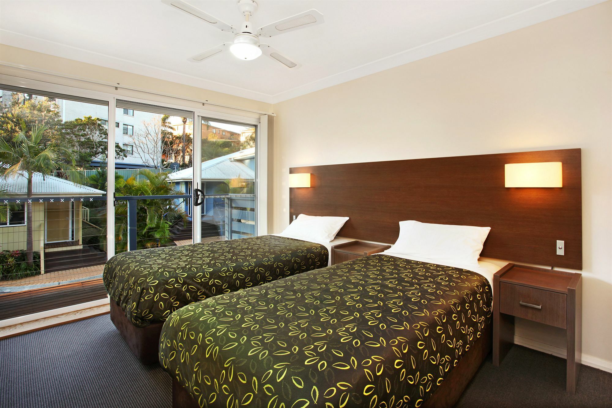 Flynns On Surf Beach Villas Порт-Маккуорі Екстер'єр фото